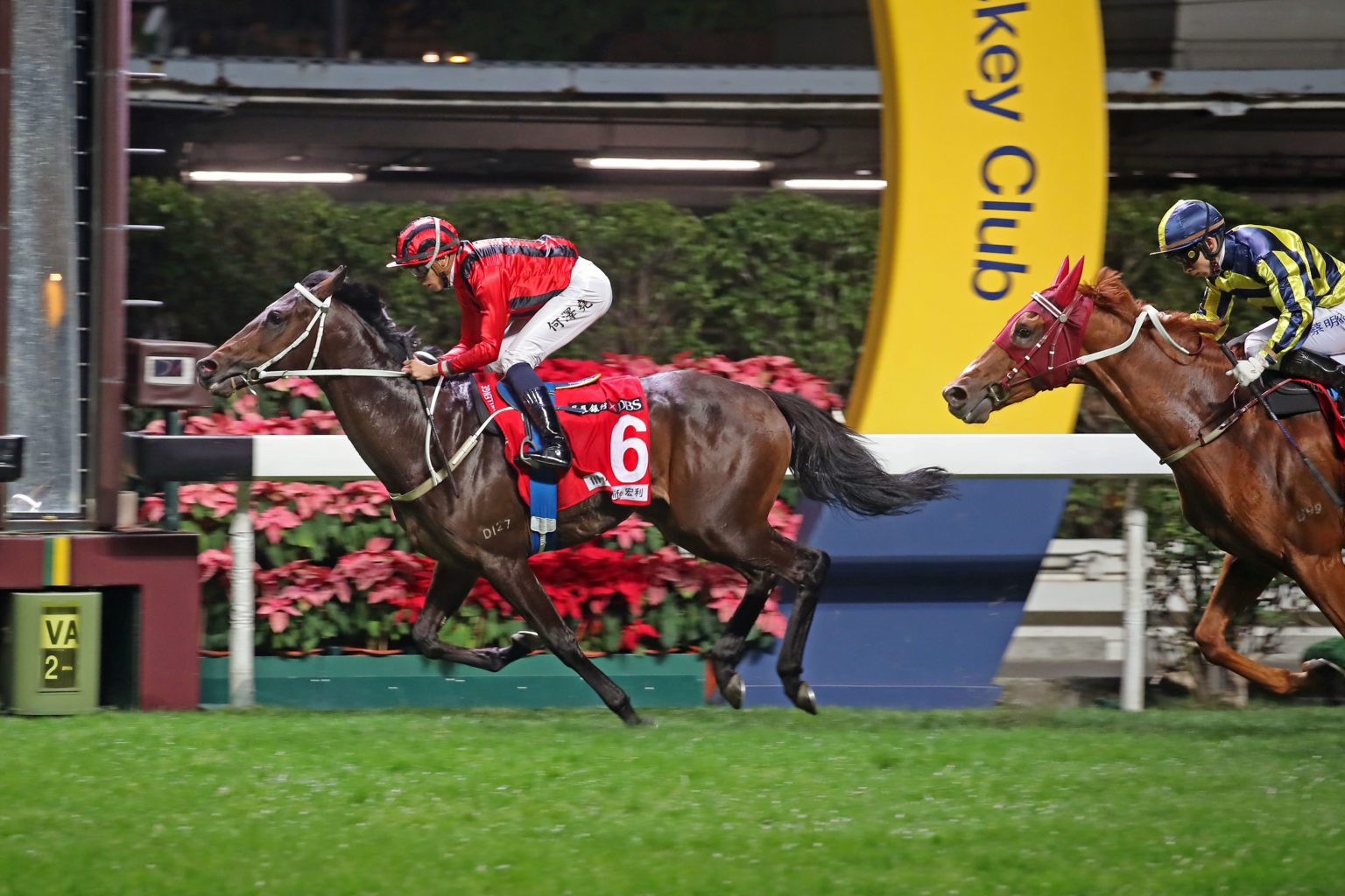 Private Secretary storms into the BMW Hong Kong Derby picture