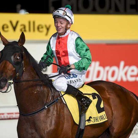 Jon Snow set to relish “bigger” Flemington