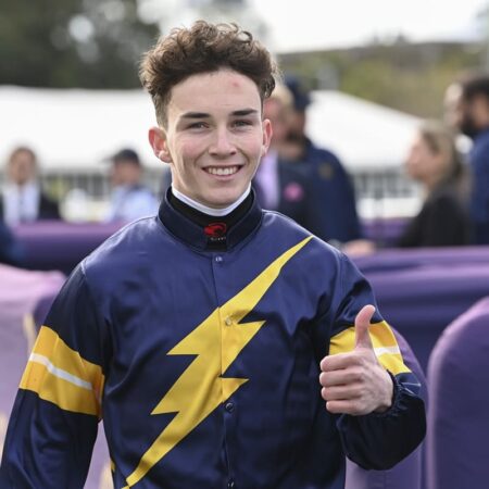 How many Melbourne Cups has Zac Lloyd won?